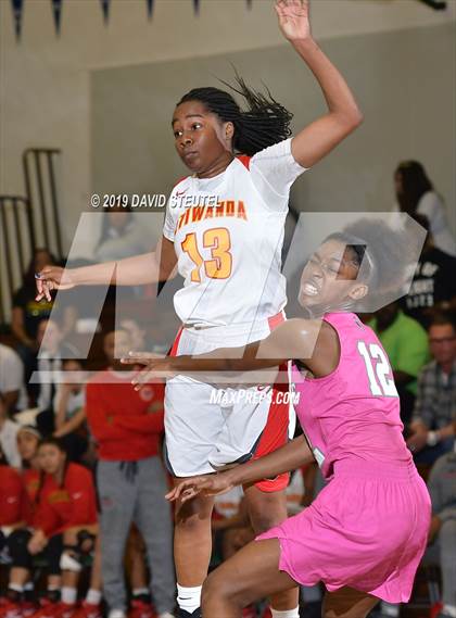 Thumbnail 2 in St. Mary's vs. Etiwanda (St. Mary's Stockton MLK Showcase) photogallery.