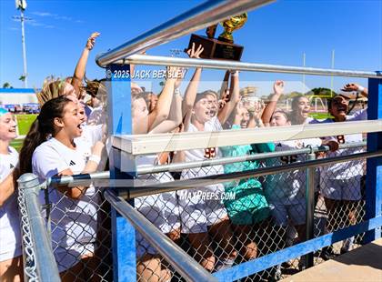 Thumbnail 1 in Salpointe Catholic vs Prescott (AIA 4A Final Awards) photogallery.