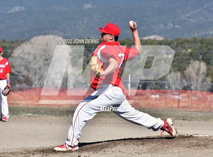 Thumbnail 3 in Penasco vs. Estancia photogallery.