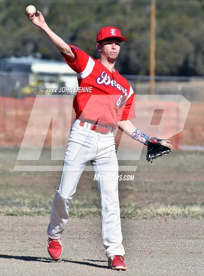 Thumbnail 1 in Penasco vs. Estancia photogallery.