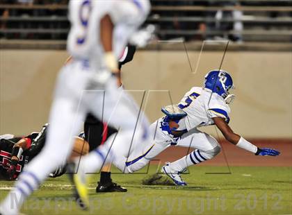 Thumbnail 2 in Glendora vs. Charter Oak photogallery.