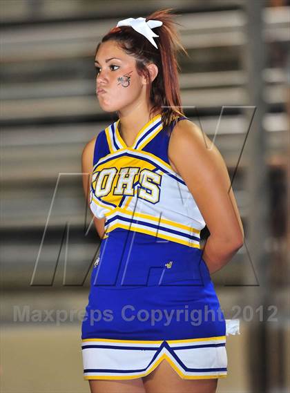 Thumbnail 2 in Glendora vs. Charter Oak photogallery.