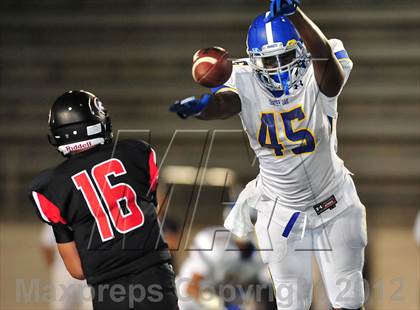 Thumbnail 2 in Glendora vs. Charter Oak photogallery.