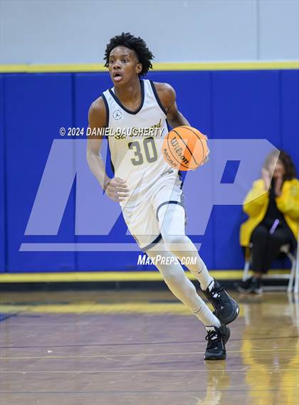 Thumbnail 2 in St. Bernard vs. Mira Costa photogallery.