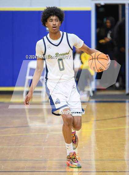Thumbnail 2 in St. Bernard vs. Mira Costa photogallery.