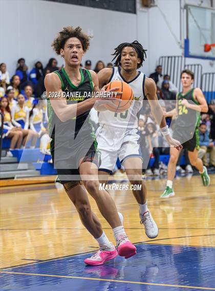 Thumbnail 2 in St. Bernard vs. Mira Costa photogallery.
