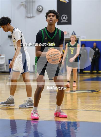 Thumbnail 2 in St. Bernard vs. Mira Costa photogallery.