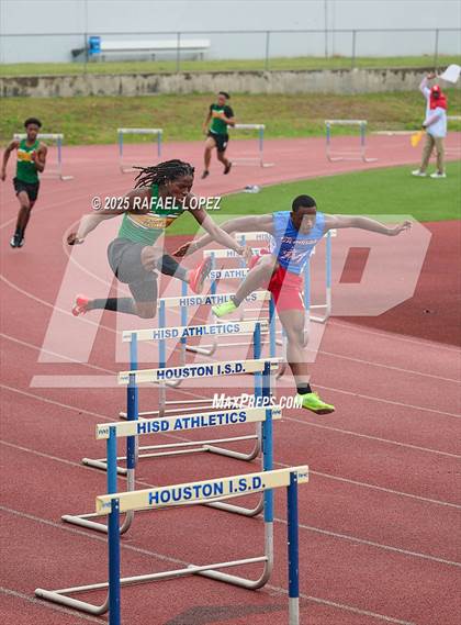 Thumbnail 3 in Dave Bethany Relays (300M Hurdles) photogallery.