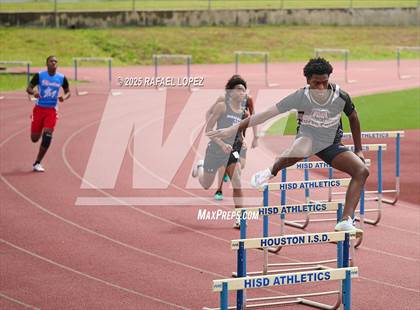 Thumbnail 3 in Dave Bethany Relays (300M Hurdles) photogallery.