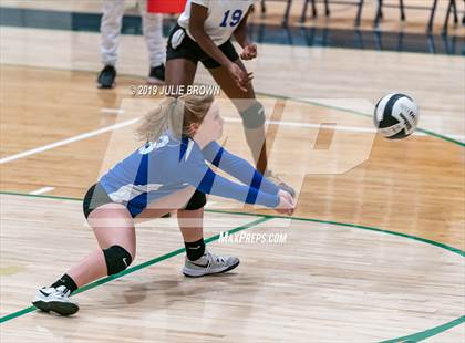 Thumbnail 2 in Indianapolis Shortridge @ Cathedral photogallery.