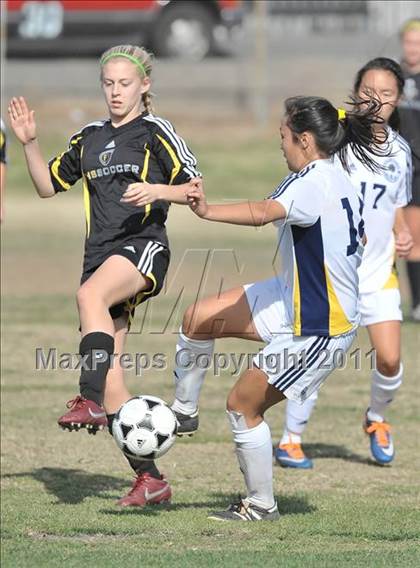 Thumbnail 3 in Foothill vs Punahou (Excalibur) photogallery.