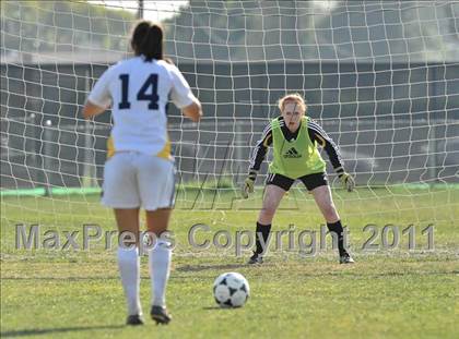 Thumbnail 1 in Foothill vs Punahou (Excalibur) photogallery.