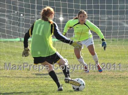 Thumbnail 3 in Foothill vs Punahou (Excalibur) photogallery.