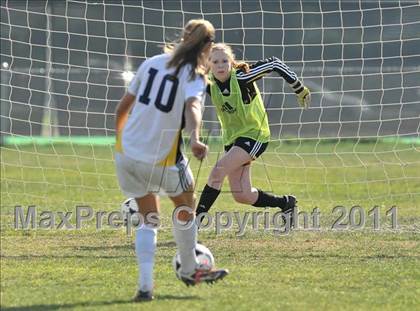 Thumbnail 2 in Foothill vs Punahou (Excalibur) photogallery.