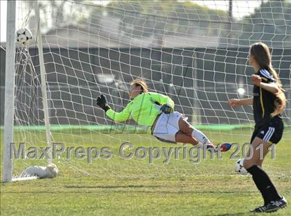 Thumbnail 3 in Foothill vs Punahou (Excalibur) photogallery.