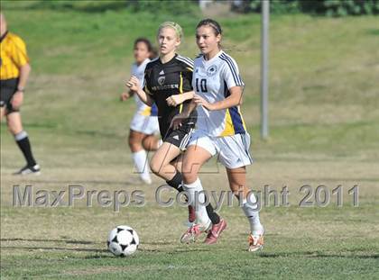 Thumbnail 2 in Foothill vs Punahou (Excalibur) photogallery.