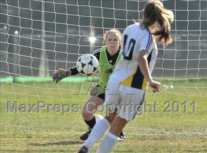Thumbnail 3 in Foothill vs Punahou (Excalibur) photogallery.