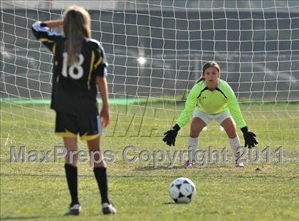 Thumbnail 2 in Foothill vs Punahou (Excalibur) photogallery.
