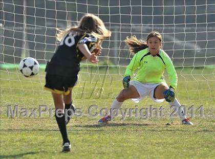 Thumbnail 3 in Foothill vs Punahou (Excalibur) photogallery.