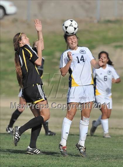 Thumbnail 2 in Foothill vs Punahou (Excalibur) photogallery.