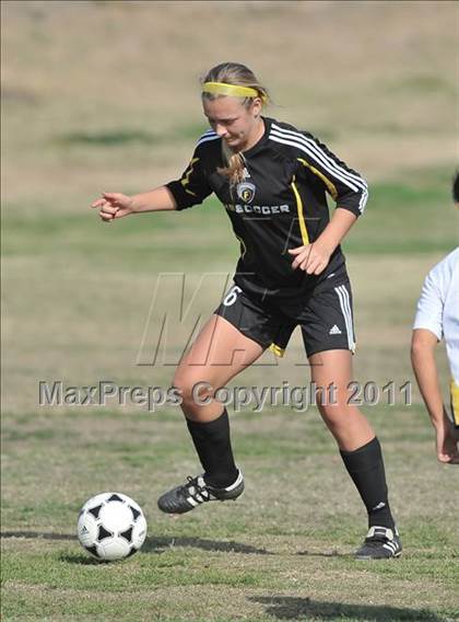 Thumbnail 3 in Foothill vs Punahou (Excalibur) photogallery.