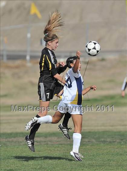 Thumbnail 2 in Foothill vs Punahou (Excalibur) photogallery.