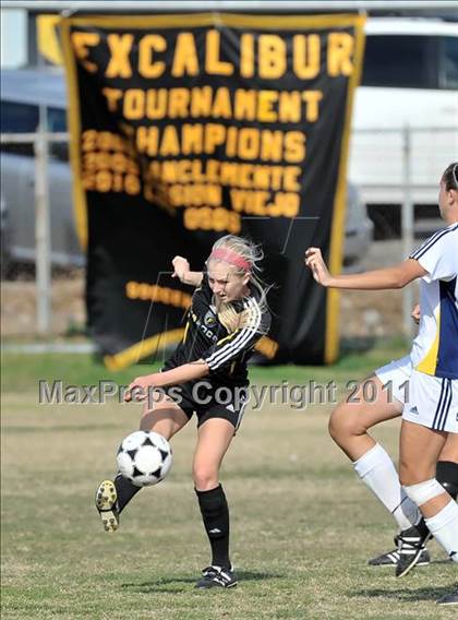 Thumbnail 2 in Foothill vs Punahou (Excalibur) photogallery.