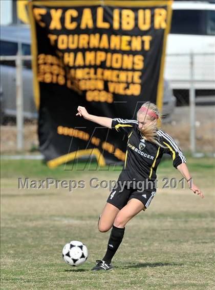 Thumbnail 1 in Foothill vs Punahou (Excalibur) photogallery.