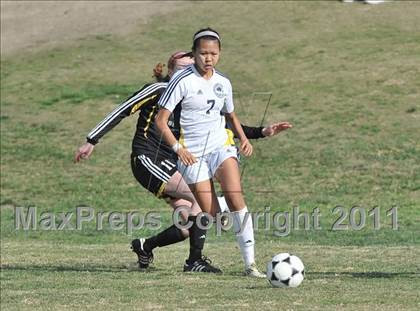 Thumbnail 2 in Foothill vs Punahou (Excalibur) photogallery.