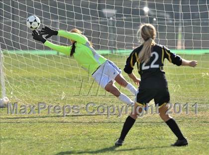 Thumbnail 2 in Foothill vs Punahou (Excalibur) photogallery.