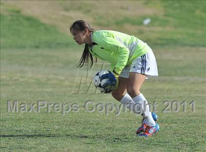 Thumbnail 2 in Foothill vs Punahou (Excalibur) photogallery.