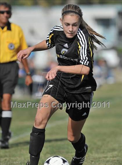 Thumbnail 2 in Foothill vs Punahou (Excalibur) photogallery.