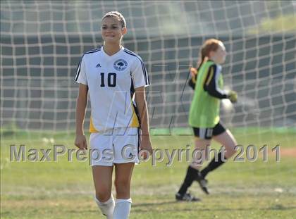 Thumbnail 2 in Foothill vs Punahou (Excalibur) photogallery.