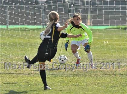 Thumbnail 3 in Foothill vs Punahou (Excalibur) photogallery.