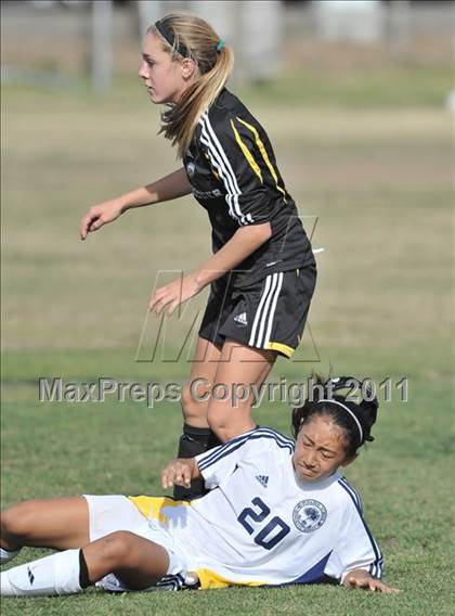 Thumbnail 3 in Foothill vs Punahou (Excalibur) photogallery.