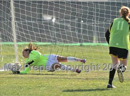 Thumbnail 2 in Foothill vs Punahou (Excalibur) photogallery.