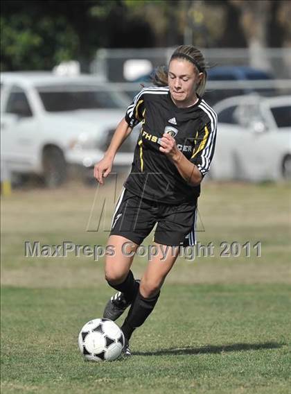 Thumbnail 1 in Foothill vs Punahou (Excalibur) photogallery.