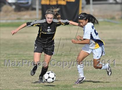 Thumbnail 2 in Foothill vs Punahou (Excalibur) photogallery.