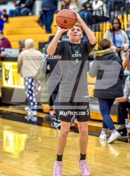 Thumbnail 2 in Lawrence Free State @ Shawnee Mission West photogallery.