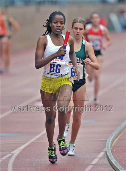 Thumbnail 3 in Penn Relays (4x800 Heats - Event 104) photogallery.