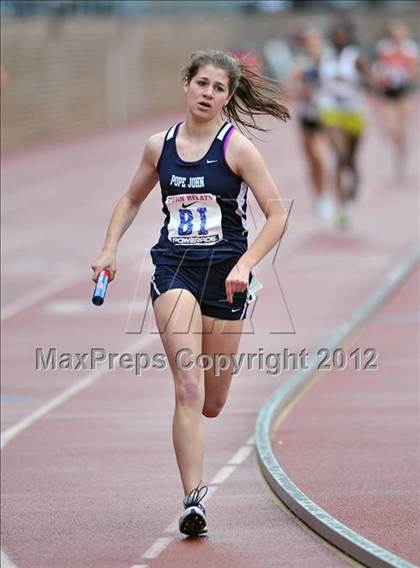 Thumbnail 2 in Penn Relays (4x800 Heats - Event 104) photogallery.