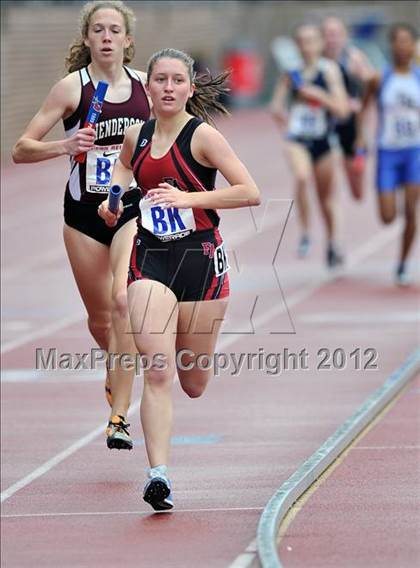Thumbnail 2 in Penn Relays (4x800 Heats - Event 104) photogallery.