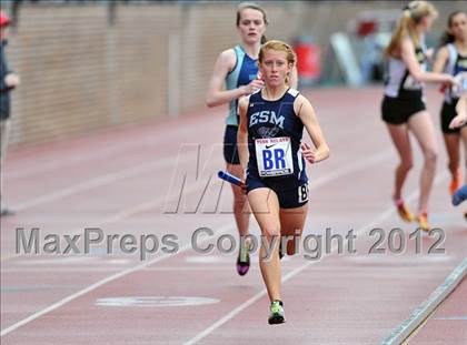 Thumbnail 2 in Penn Relays (4x800 Heats - Event 104) photogallery.