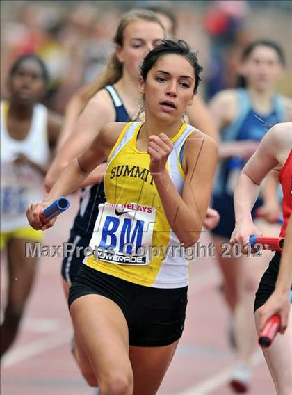 Thumbnail 1 in Penn Relays (4x800 Heats - Event 104) photogallery.