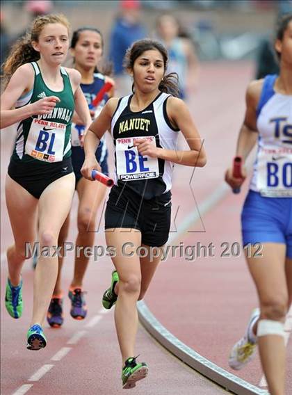 Thumbnail 2 in Penn Relays (4x800 Heats - Event 104) photogallery.