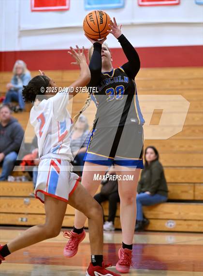 Thumbnail 3 in Lincoln @ Mira Loma photogallery.