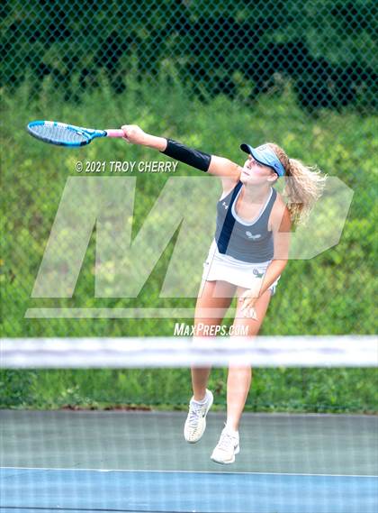Thumbnail 2 in Weddington vs Cuthbertson photogallery.