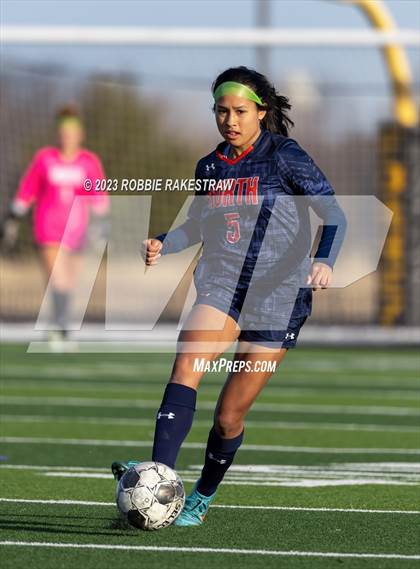 Thumbnail 2 in Tyler Legacy vs. McKinney North (Forney Invitational Tournament) photogallery.