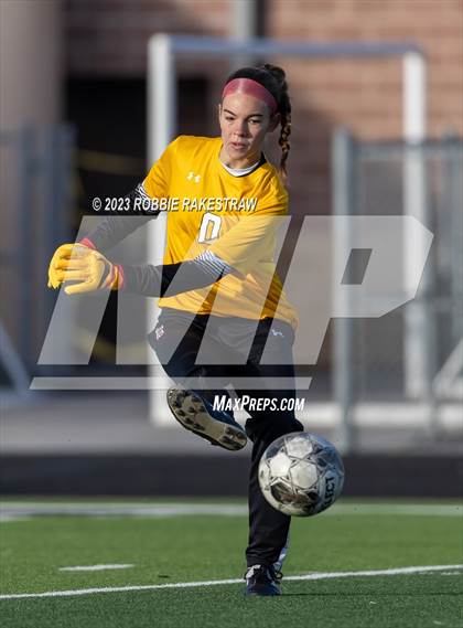 Thumbnail 2 in Tyler Legacy vs. McKinney North (Forney Invitational Tournament) photogallery.