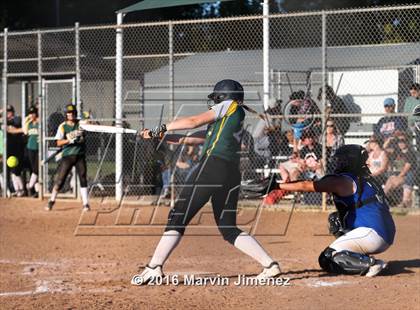 Thumbnail 2 in Royal vs Burbank photogallery.